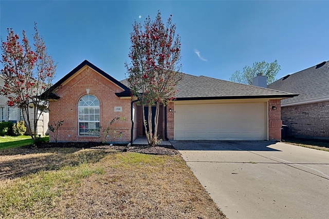 8908 Saranac Trail - Photo 1