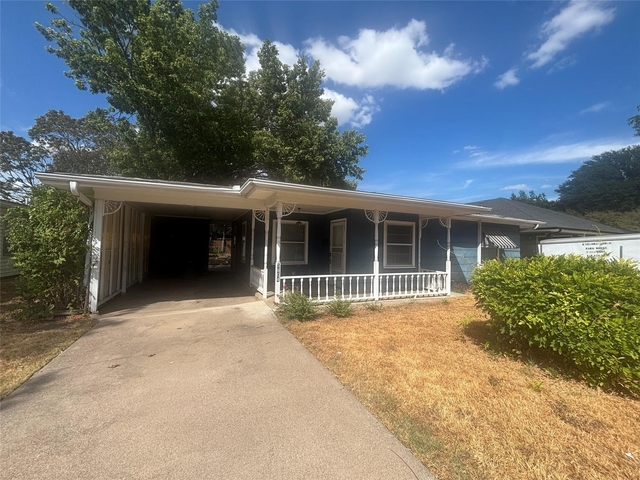 5804 Trigg Drive - Photo 1