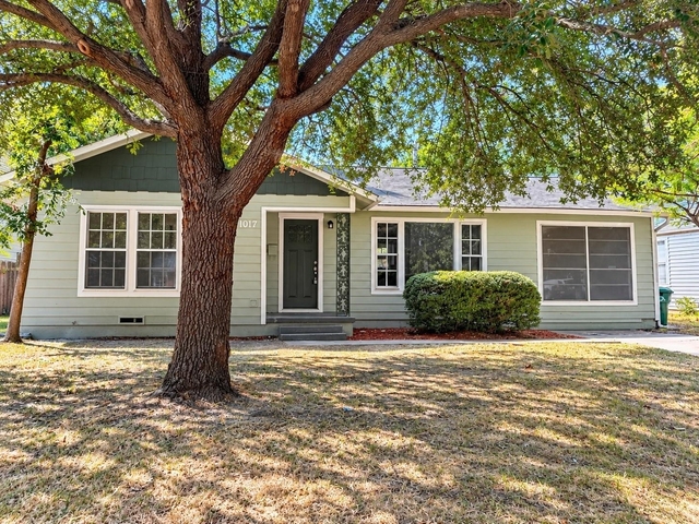 1017 Denton Street - Photo 1