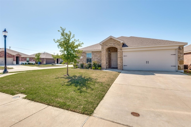 980 Fueller Drive - Photo 1