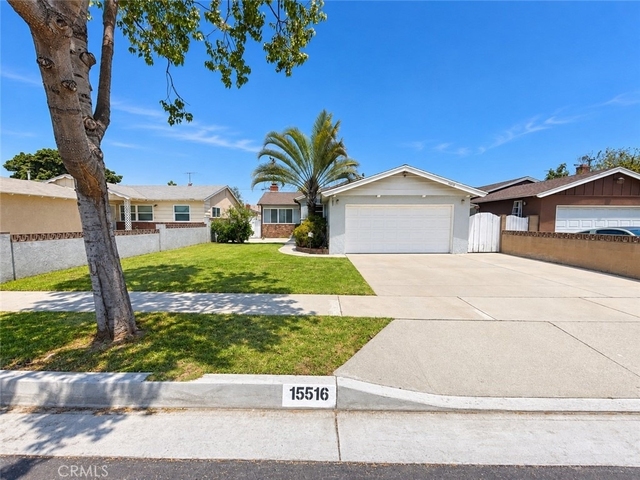 15516 Dartmoor Avenue - Photo 1