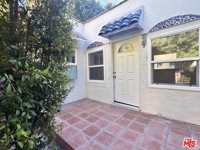 2107 Vine Street - Photo 1