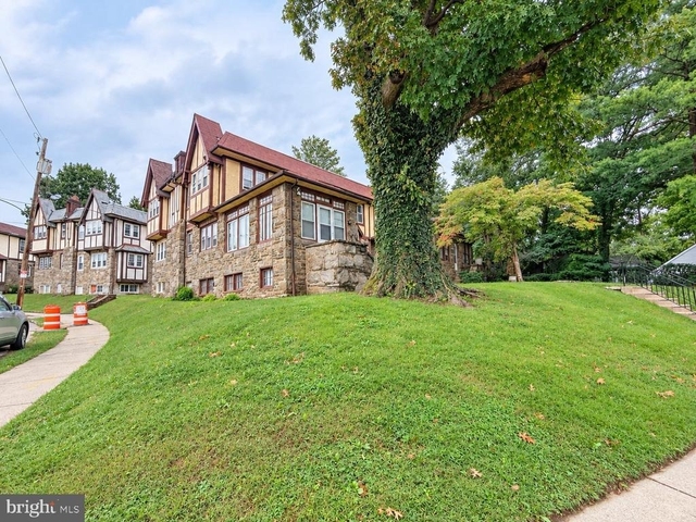 6601 Blakemore - Photo 1
