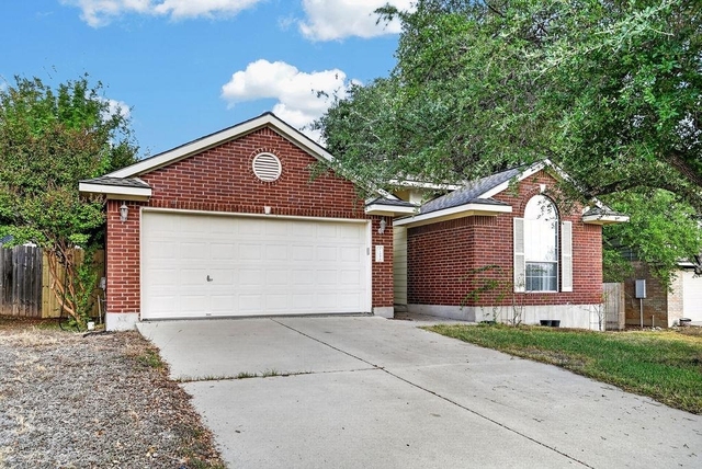 1006 Clear Lake Ln - Photo 1