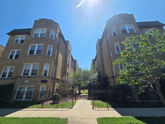 1621 W Farwell Avenue - Photo 1