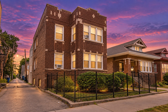 7913 S Laflin Street - Photo 1