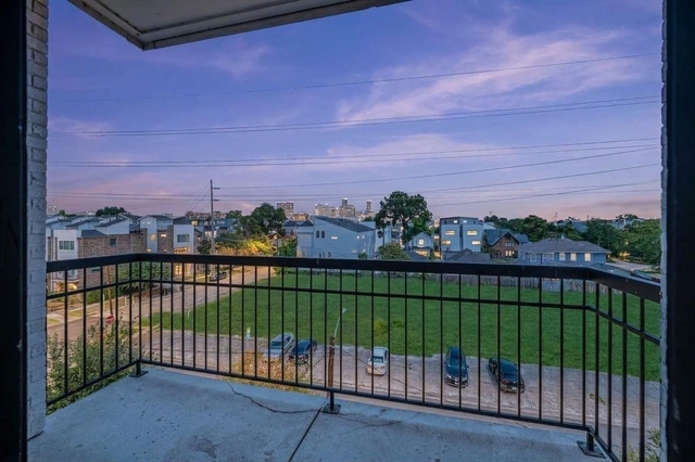 1508 Blodgett Street - Photo 1