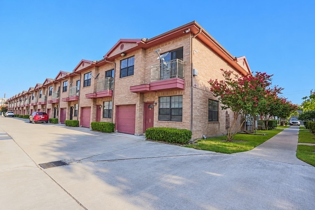 9400 Bellaire Boulevard - Photo 1