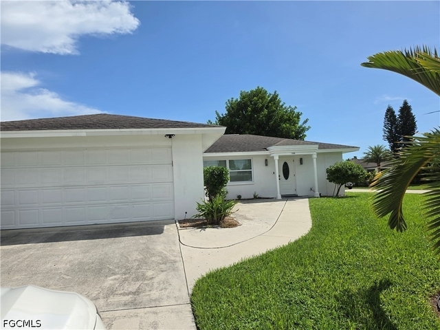1300 Se 31st Terrace - Photo 1
