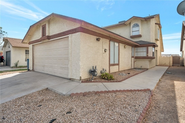 4427 Faberge Avenue - Photo 1