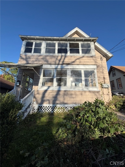 133 Delong Avenue - Photo 1
