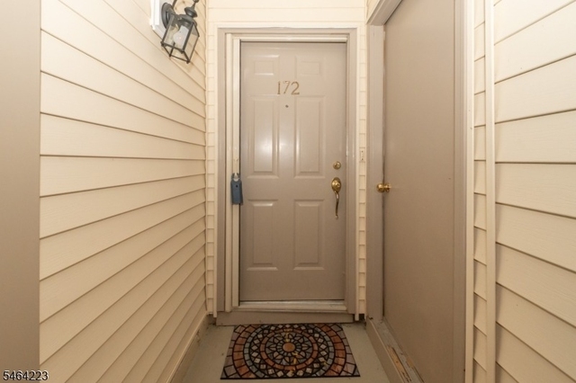 172 Potomac Dr - Photo 1