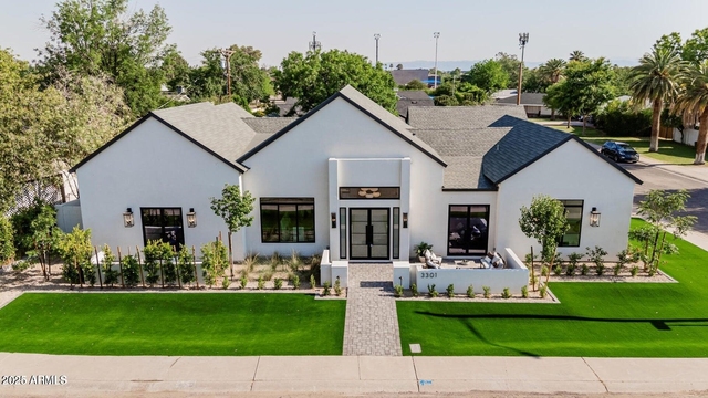 3301 E Elm Street - Photo 1