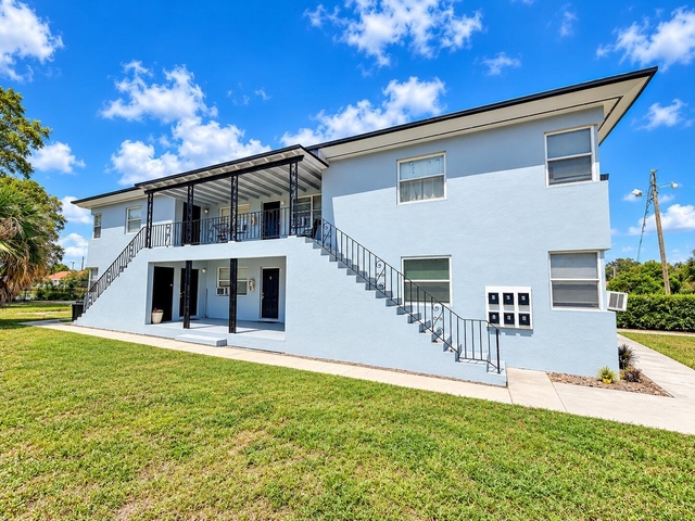 1010 9th Street - Photo 1