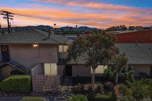 559 Oakdale - Photo 1