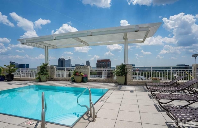 400 W North Street - Photo 1