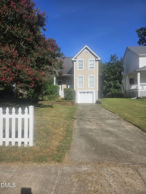 2132 Bellaire Avenue - Photo 1