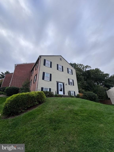 961 Holborn Court - Photo 1