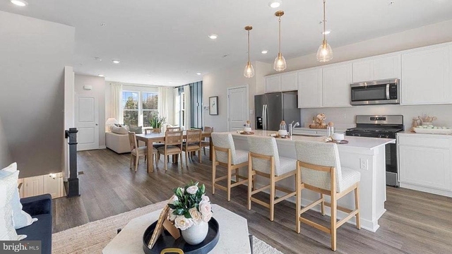 9 Spencer Way - Photo 1