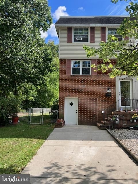 154 Laureba Avenue - Photo 1