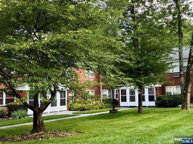 62 Regency - Photo 1