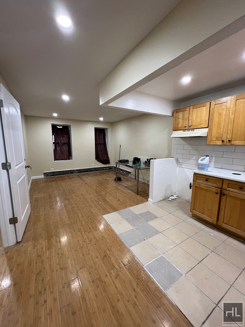 445 East 139 Street - Photo 1