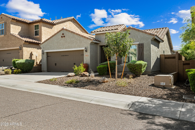 1813 W Straight Arrow Lane - Photo 1