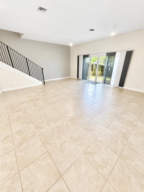 2931 Sw 18th Terrace - Photo 1