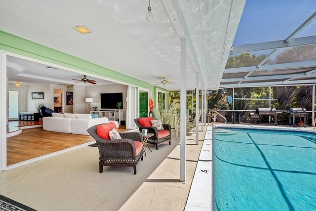 430 Ne 43rd Street - Photo 1
