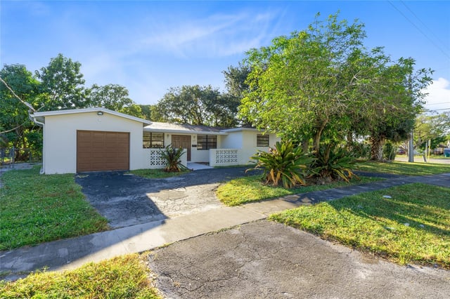 2208 Nw 63rd Avenue - Photo 1