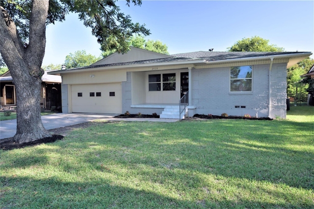 2435 Hillsboro Avenue - Photo 1