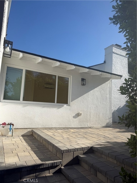 1431 Montgomery - Photo 1