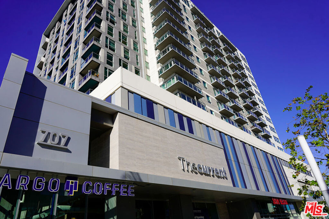 707 E Ocean Boulevard - Photo 1