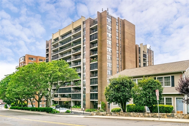 44 Strawberry Hill Avenue - Photo 1