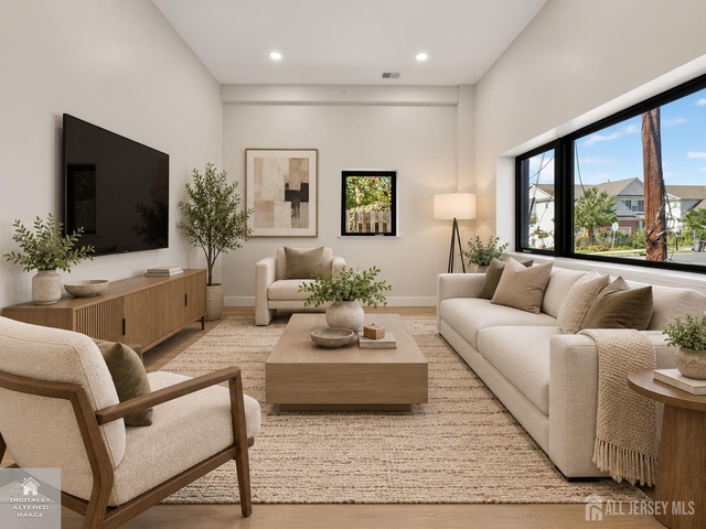 810 N 2nd Avenue - Photo 1