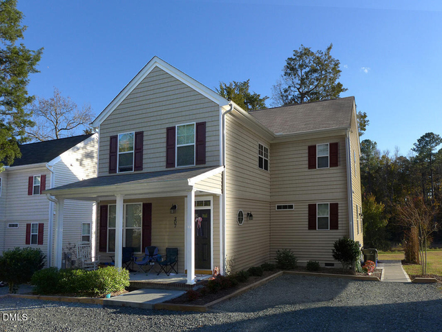 307 W Poplar Avenue - Photo 1