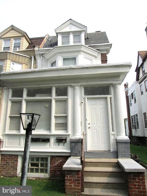 6149 W Columbia Avenue - Photo 1