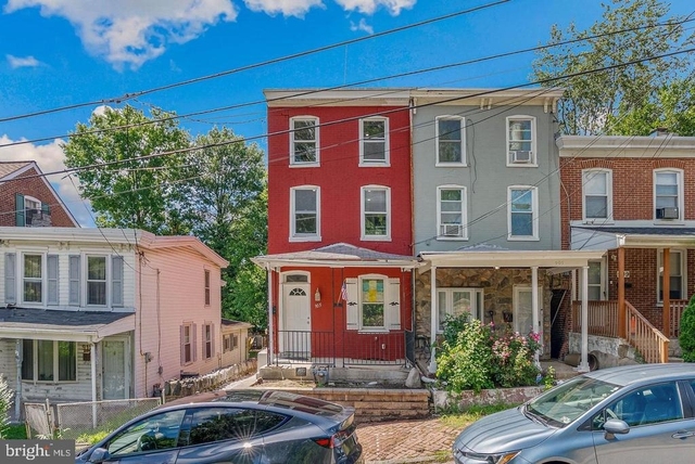 905 Mulberry Street - Photo 1