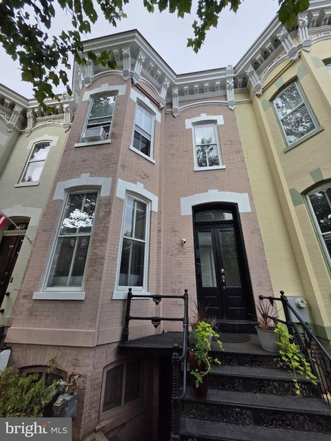 113 4th Street Se - Photo 1
