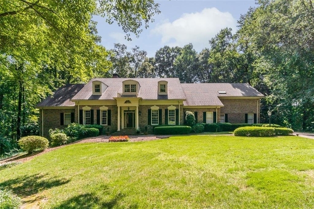 565 River Chase Point - Photo 1