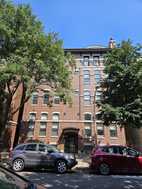924 W Dakin Street - Photo 1