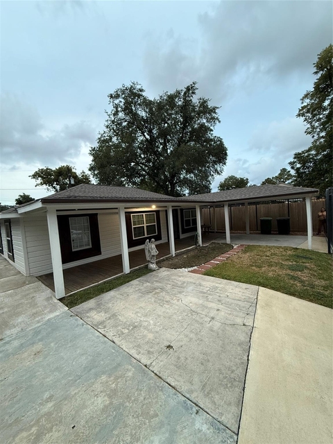 430 Sedgwick Drive - Photo 1