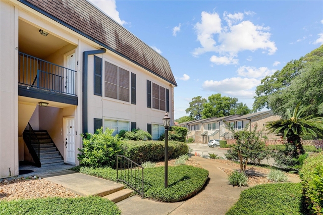 1807 Stoney Brook Drive - Photo 1