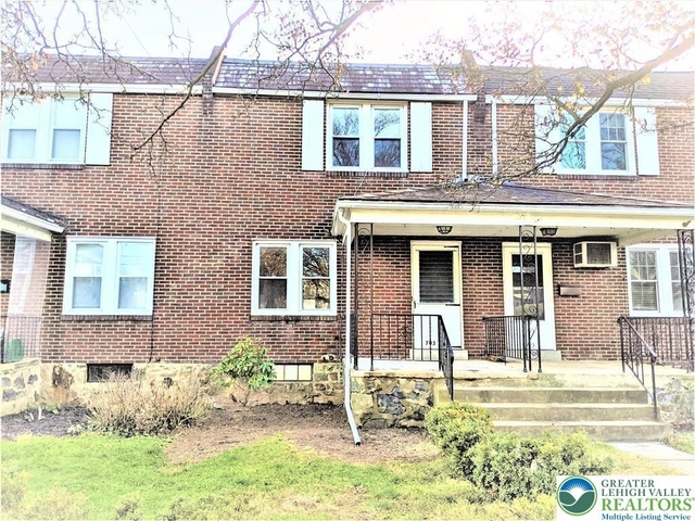 703 Spring Street - Photo 1