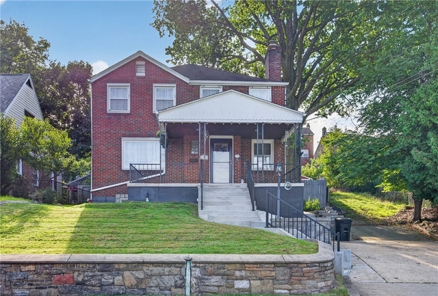 1542 Hawthorne St - Photo 1