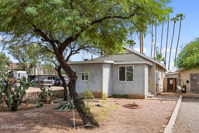 327 N 20th Avenue - Photo 1