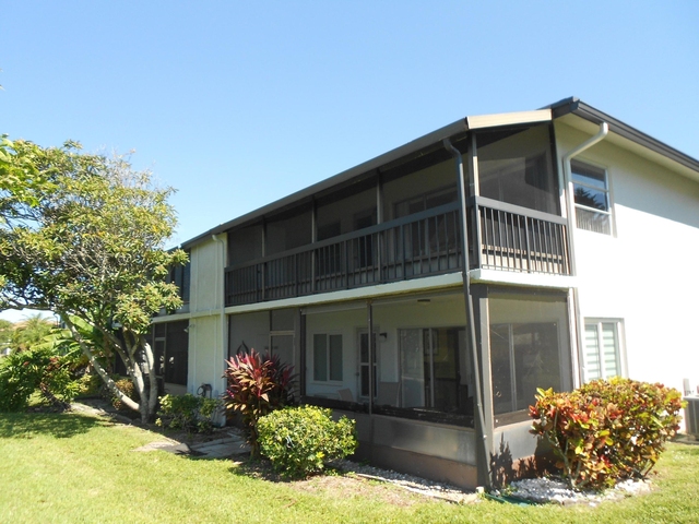 13809 Royal Palm Court - Photo 1