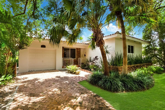 901 Santiago Street - Photo 1