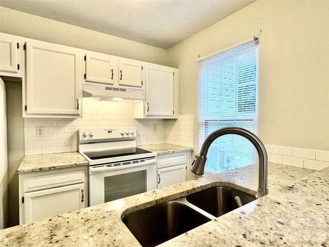 8253 Circle Tree Lane - Photo 1