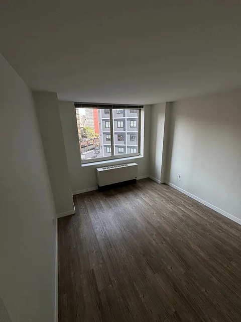 250 West 50th Street - Photo 1
